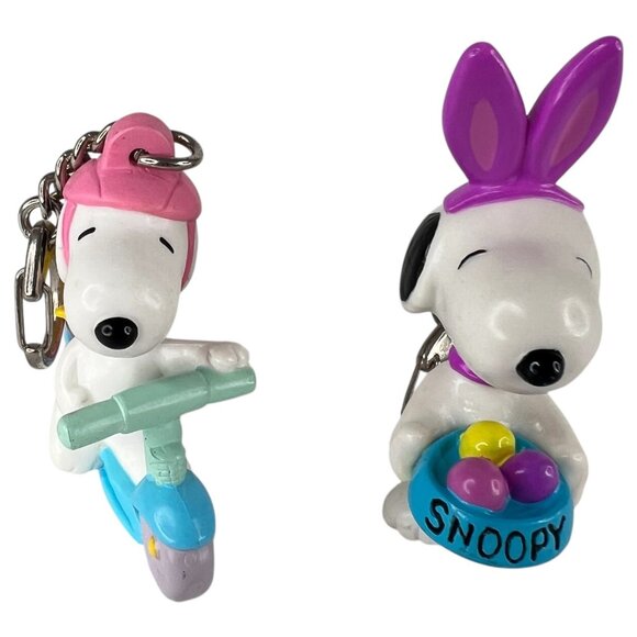 4 Peanuts Snoopy Easter Keychain Figurines Bunny Ears Woodstock Scooter PVC VTG - Picture 2 of 9